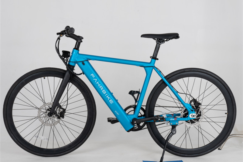 Vélo électrique Lee7000 700C pour trajets domicile-travail, vélo de route électrique à une vitesse avec transmission par courroie
   